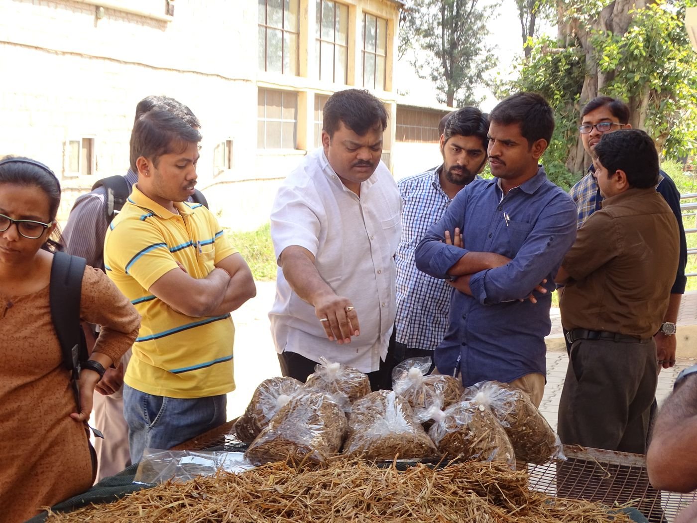 Distributing spawn bags on a training day